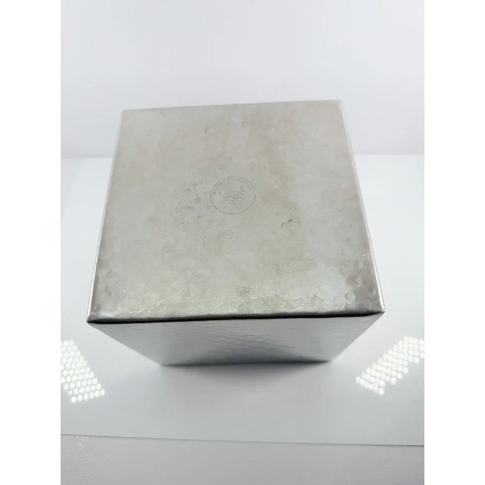 vintage Wendell August‎ Forge hammered aluminum box Hand Crafted.